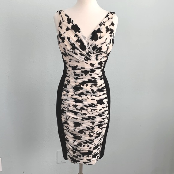 WHBM Instantly Slimming Ruched Dress - Picture 4 of 13